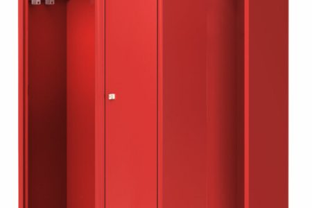 devis-plus-und-devis-schwarz-weiss-trennung-in-der-feuerwehrumkleide-rotstahl®-500x800